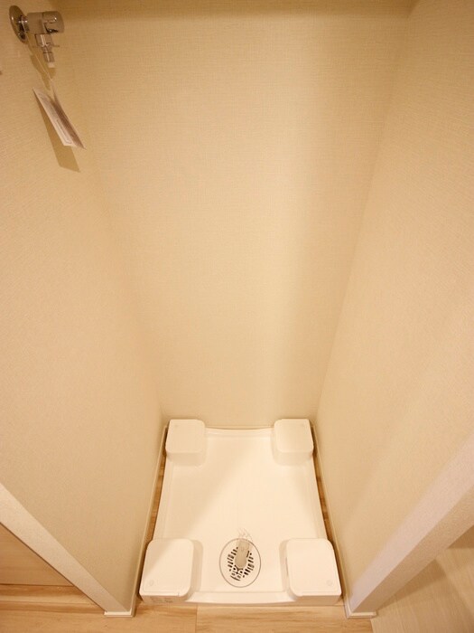 物件内観写真12　(洗濯機置場)