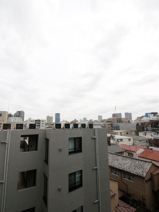 物件内観写真16　(室内からの展望)