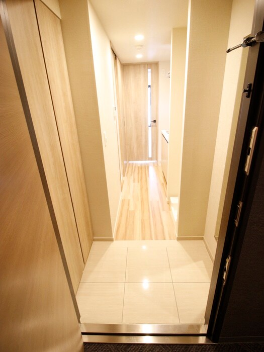 物件内観写真17　(玄関)