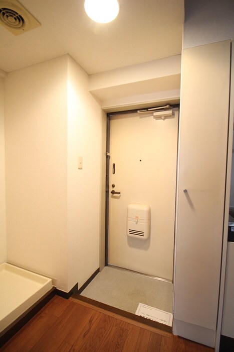 物件内観写真13　(玄関)