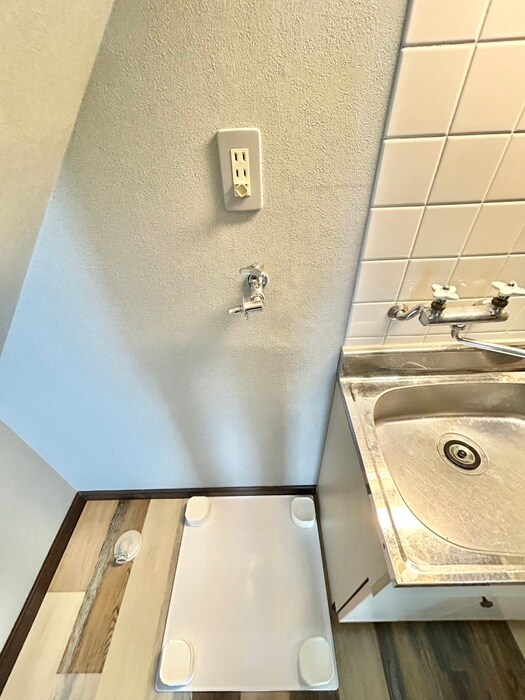 物件内観写真14　(洗濯機置場)