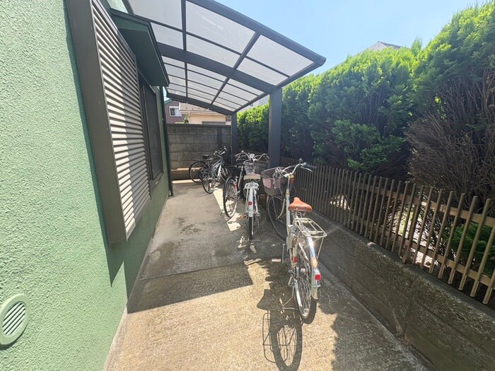 物件外観写真6　(駐輪場)