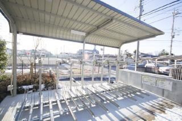 物件外観写真3　(駐輪場)