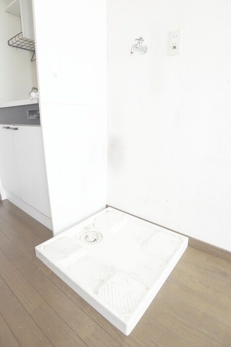 物件内観写真15　(洗濯機置場)