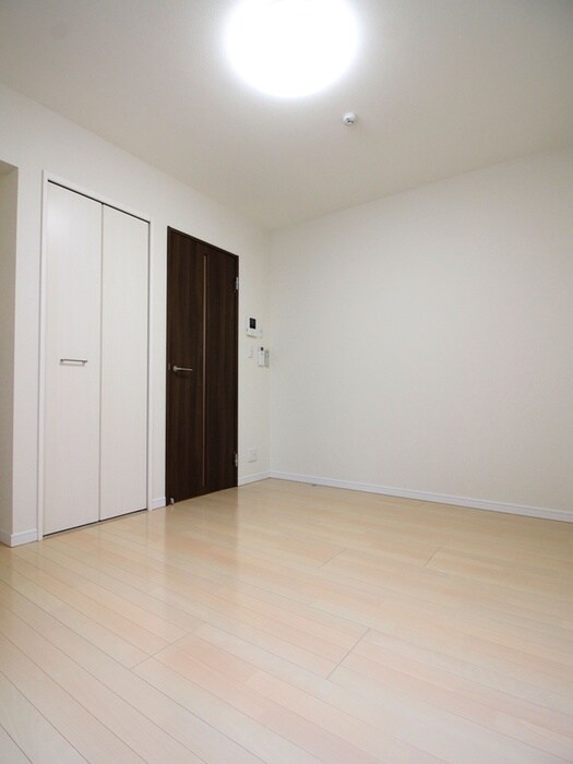 物件内観写真8　(室内からの展望)