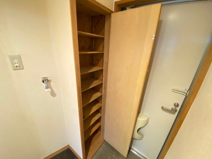 物件内観写真15　(靴箱)
