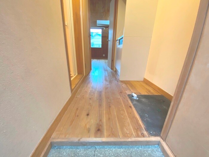 物件内観写真21　(玄関)
