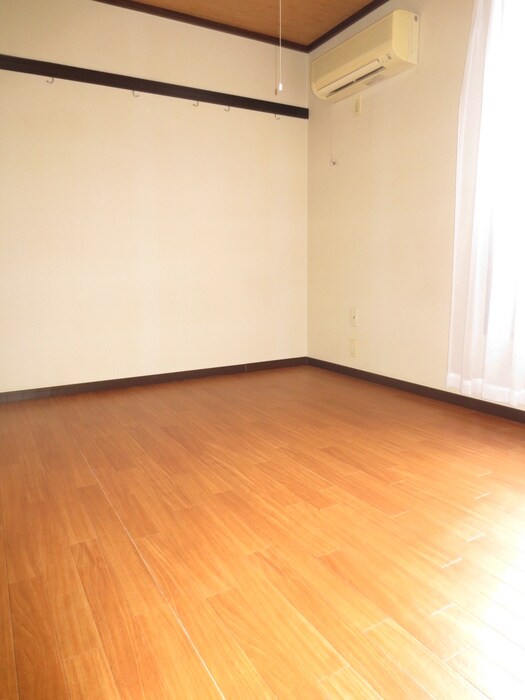 物件内観写真4　(居室)