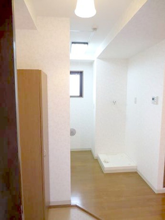 物件内観写真7　(玄関)