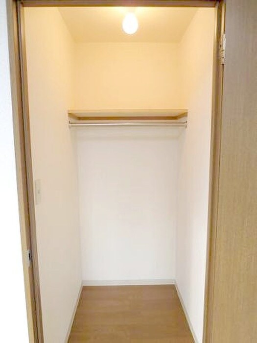 物件内観写真12　(収納)