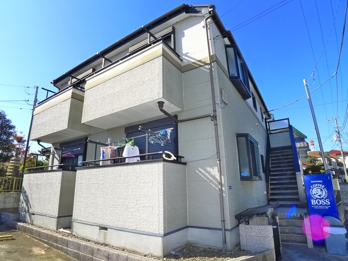 物件外観写真3　(エントランス部分)