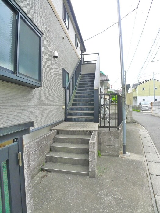 物件外観写真5　(エントランス部分)