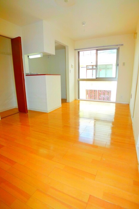 暫草（ｼﾊﾞﾗｸｿｳ）の室内からの展望