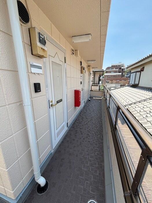 物件外観写真6　(エントランス部分)