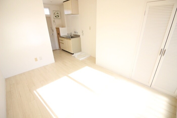 物件内観写真9　(居室)