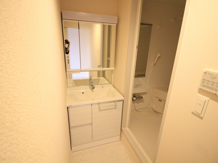 物件内観写真12　(洗面)