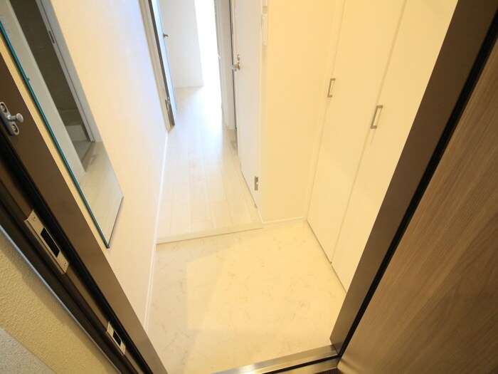 物件内観写真15　(玄関)