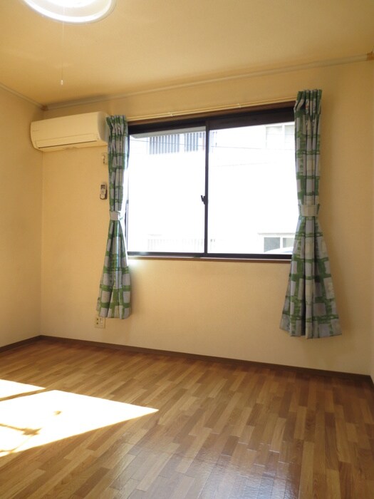 物件内観写真9　(居室)