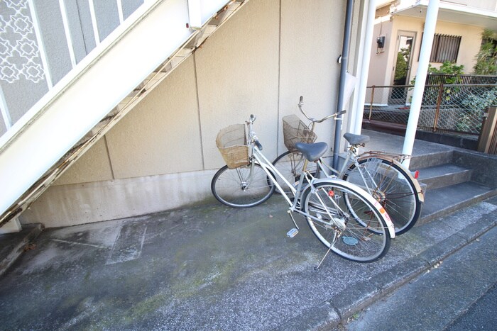 物件外観写真3　(駐輪場)
