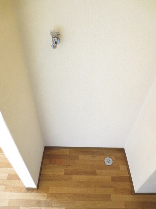 物件内観写真14　(洗濯機置場)