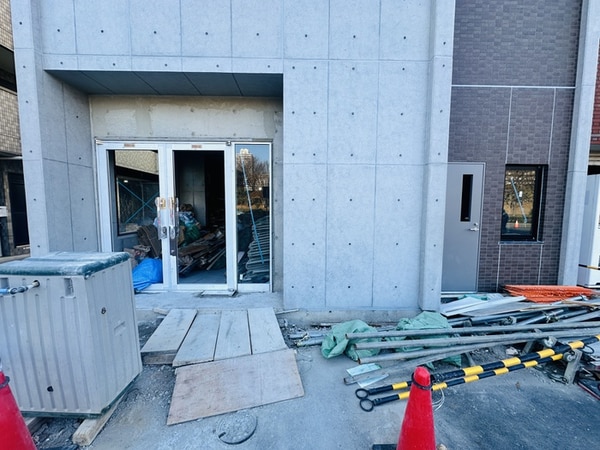 建築中