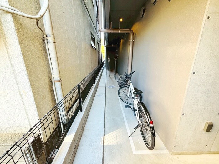 物件外観写真5　(駐輪場)