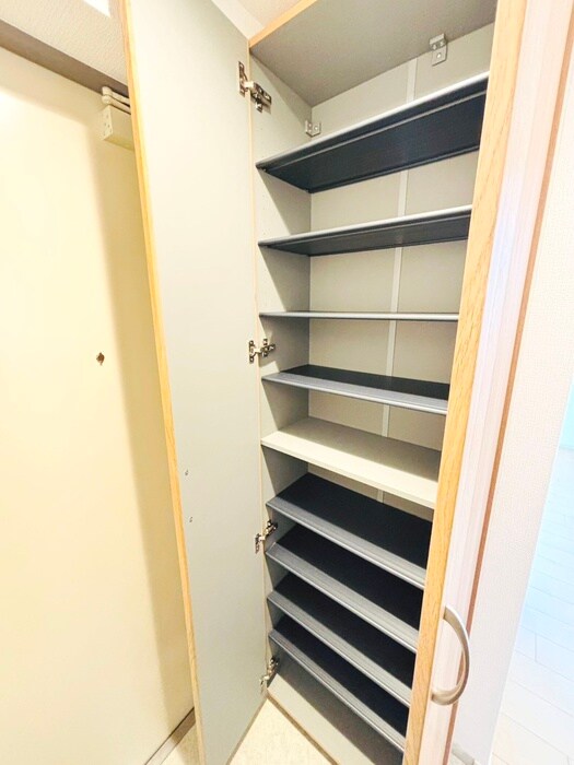 物件内観写真16　(靴箱)