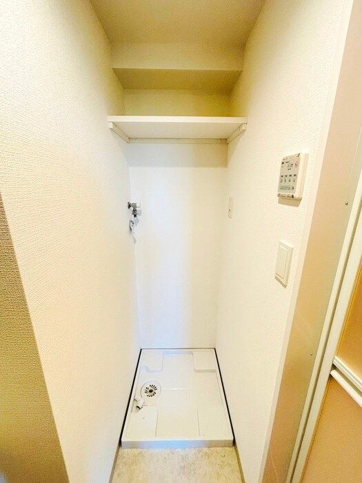 物件内観写真17　(洗濯機置場)