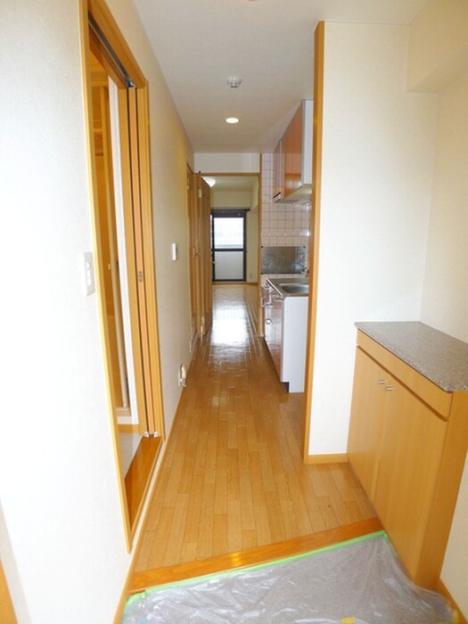 物件内観写真7　(玄関)