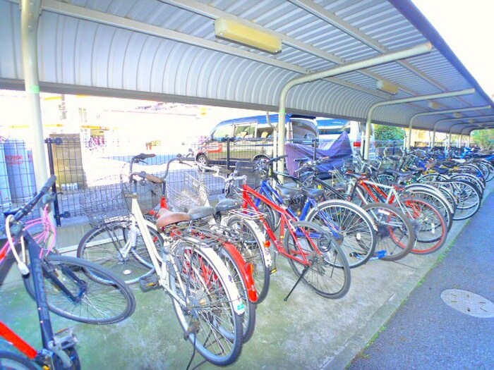 物件外観写真6　(駐輪場)