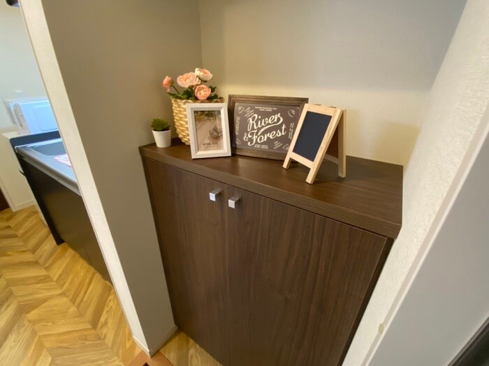 物件内観写真16　(玄関)