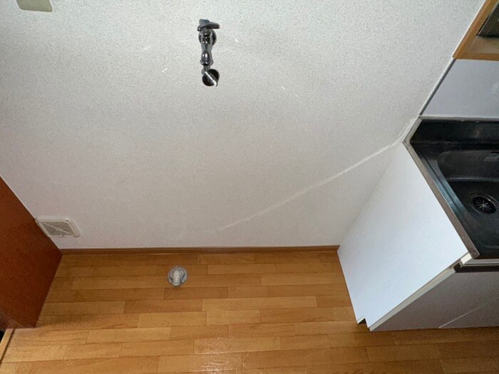 物件内観写真12　(洗濯機置場)