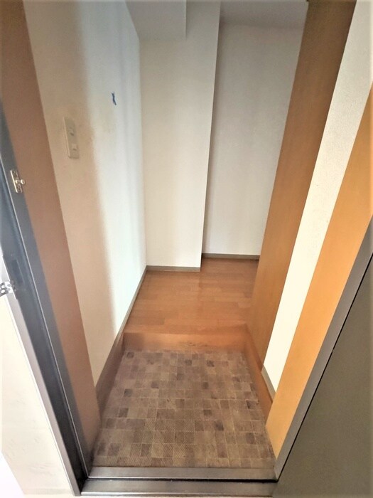 物件内観写真7　(玄関)