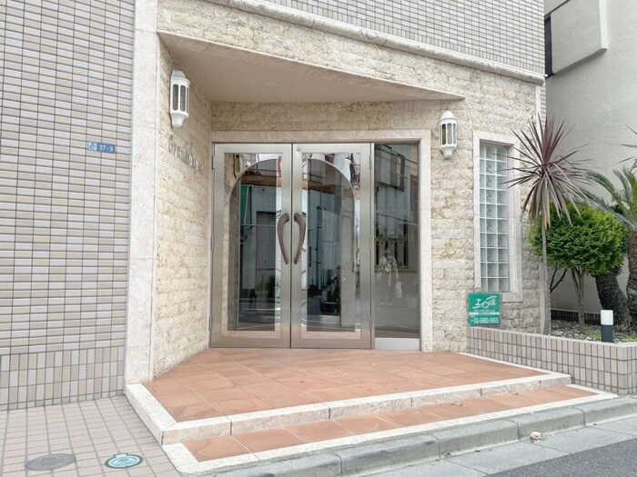 物件外観写真6　(エントランス部分)