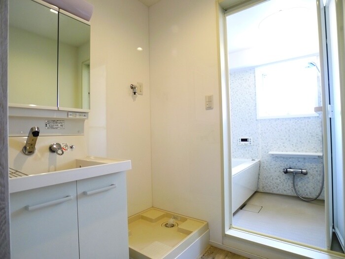 物件内観写真15　(洗濯機置場)