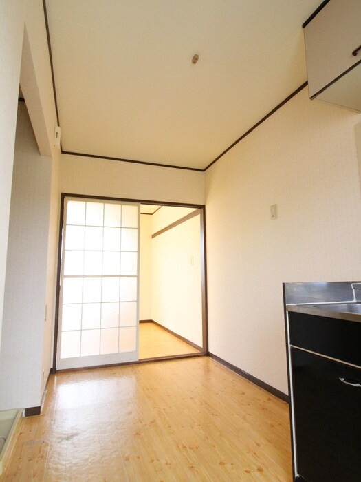 物件内観写真10　(居室)