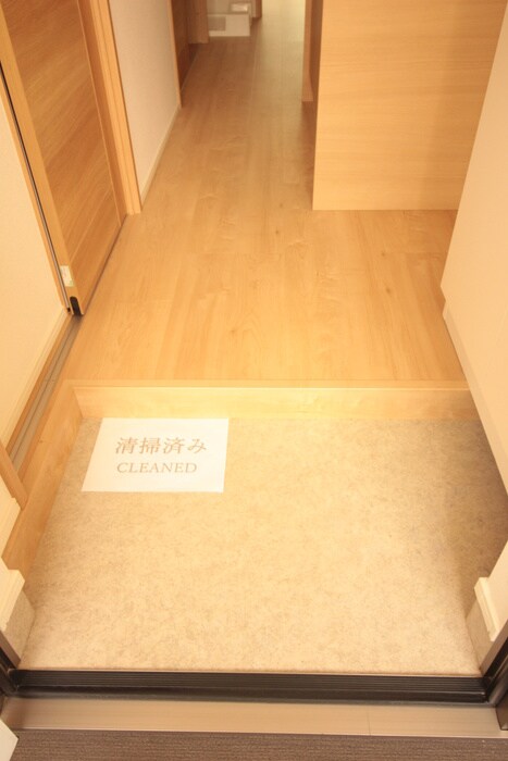 物件内観写真14　(玄関)