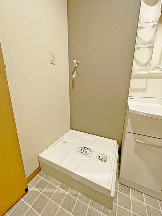 物件内観写真18　(洗濯機置場)