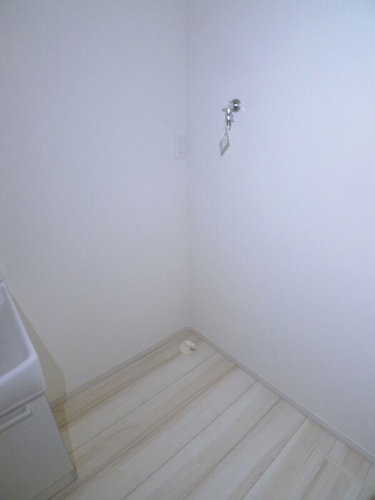 物件内観写真17　(洗濯機置場)