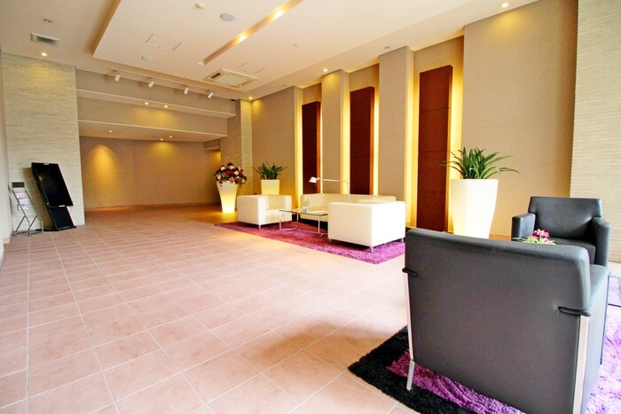 物件外観写真6　(エントランス部分)