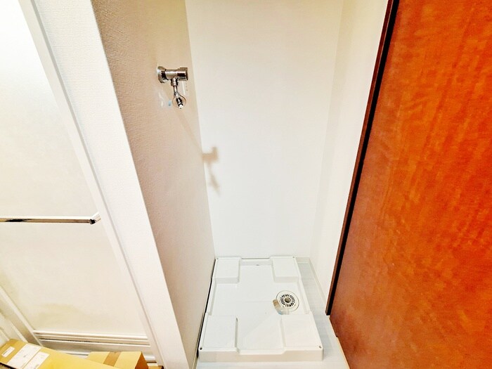 物件内観写真16　(洗濯機置場)