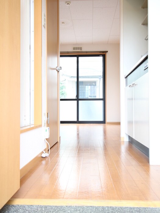 物件内観写真7　(玄関)