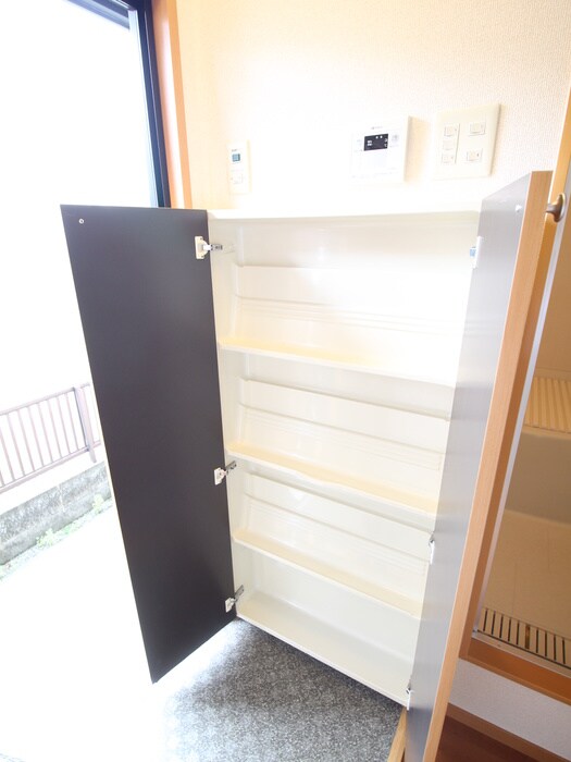 物件内観写真18　(靴箱)