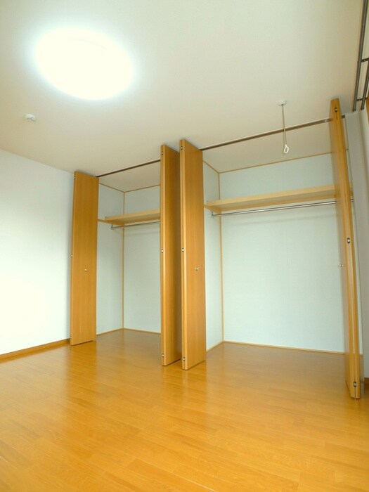 物件内観写真10　(収納)