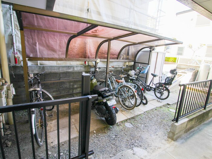 物件外観写真3　(駐輪場)