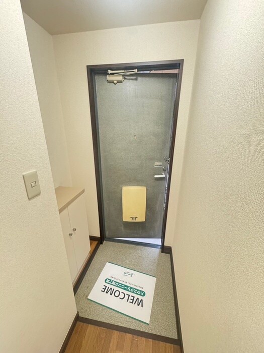 物件内観写真14　(玄関)