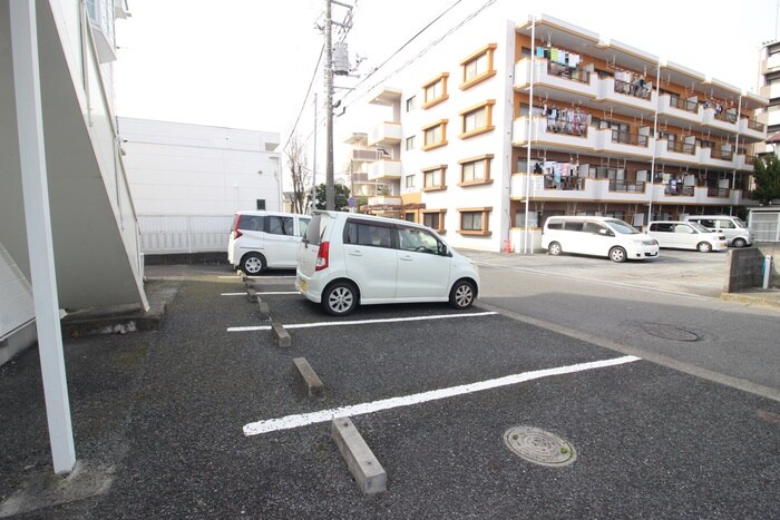物件外観写真6　(駐車場)
