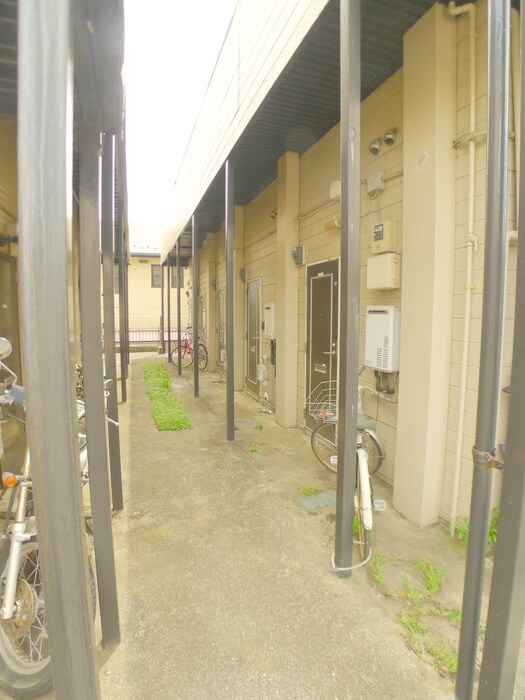 物件外観写真5　(エントランス部分)