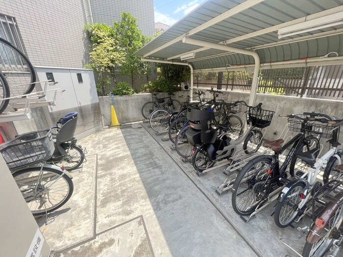物件外観写真3　(駐輪場)