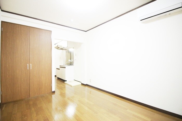 物件内観写真8　(居室)